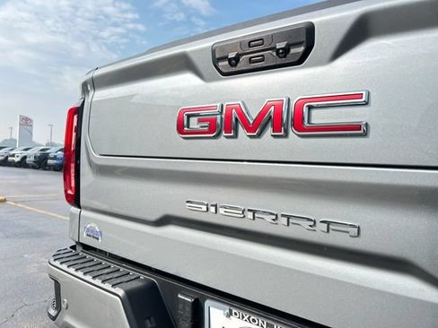 Used 2024 GMC Sierra 1500 AT4 w/ Technology Package AWD/4WD image 8
