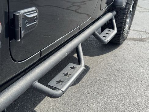 Used 2021 Jeep Wrangler Unlimited Rubicon image 37