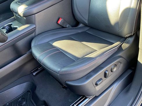 Used 2022 Chevrolet Tahoe RST w/ Sport Performance Package RWD image 24