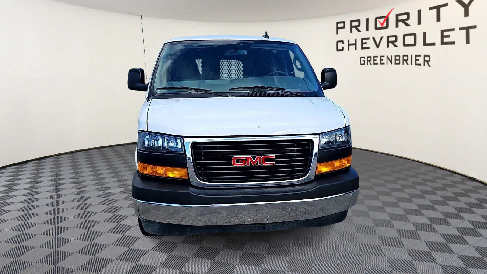 Used 2025 GMC Savana 2500 w/ Driver Convenience Package RWD image 3