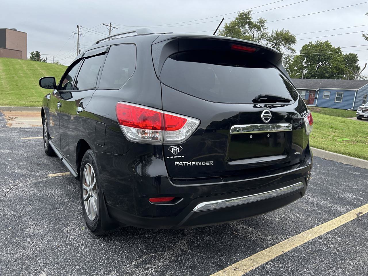 Used 2015 Nissan Pathfinder S FWD image 3