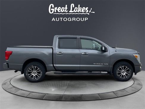 Used 2020 Nissan Titan SL image 6