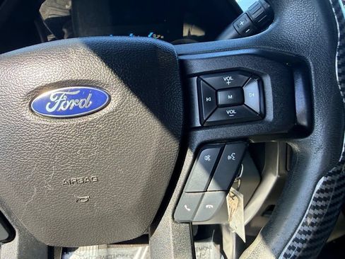 Used 2016 Ford F150 XLT AWD/4WD image 22
