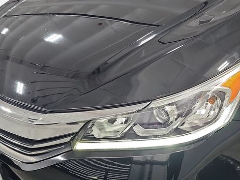Used 2017 Honda Accord EX-L image 31