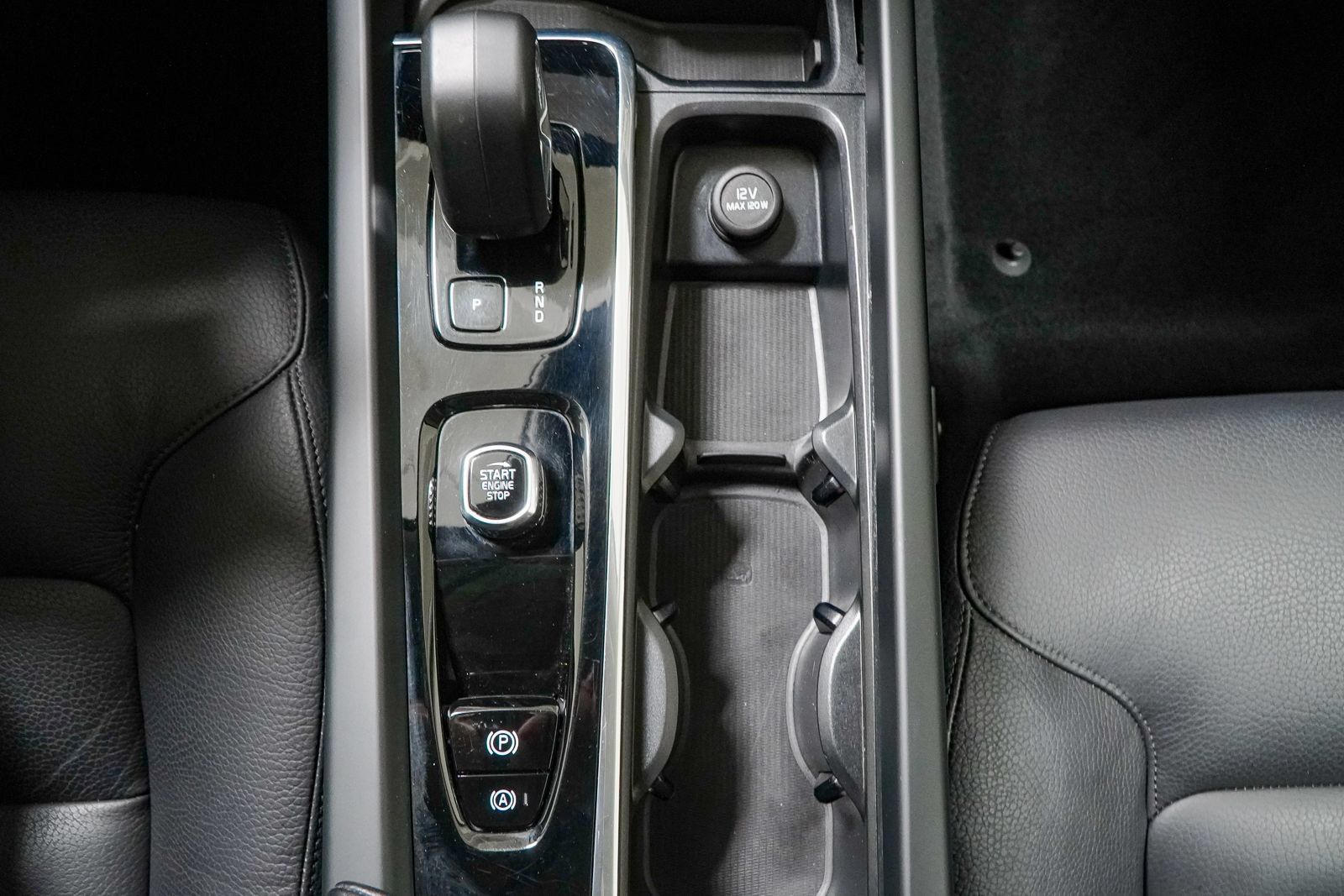 Used 2025 Volvo XC60 B5 Plus AWD/4WD image 38