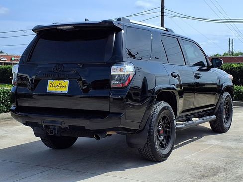 Used 2021 Toyota 4Runner SR5 Premium w/ Moonroof Package AWD/4WD image 2