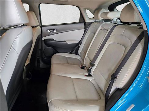 Used 2022 Hyundai Kona Limited FWD image 18