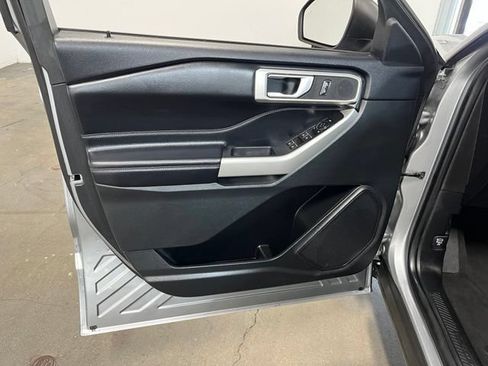 Used 2023 Ford Explorer XLT w/ Equipment Group 202A AWD/4WD image 24