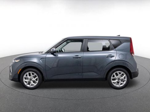 Used 2025 Kia Soul LX w/ LX Technology Package FWD image 4