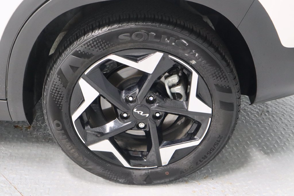 Used 2024 Kia Seltos EX AWD/4WD image 20