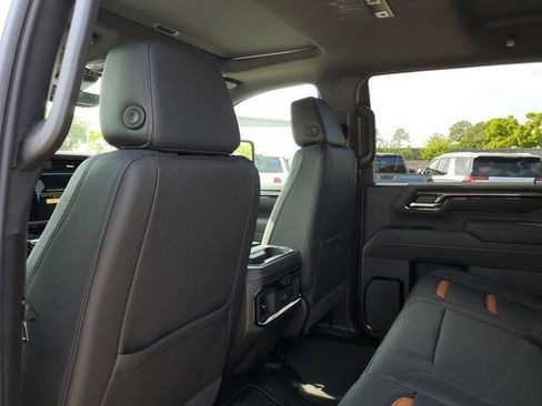 New 2026 GMC Sierra 2500 AT4 w/ AT4 Premium Plus Package AWD/4WD image 11