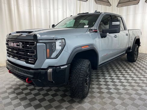 Used 2024 GMC Sierra 2500 AT4X image 23