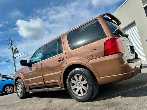Used 2004 Lincoln Navigator 2WD image 4