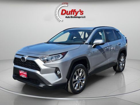 Used 2019 Toyota RAV4 XLE Premium image 14