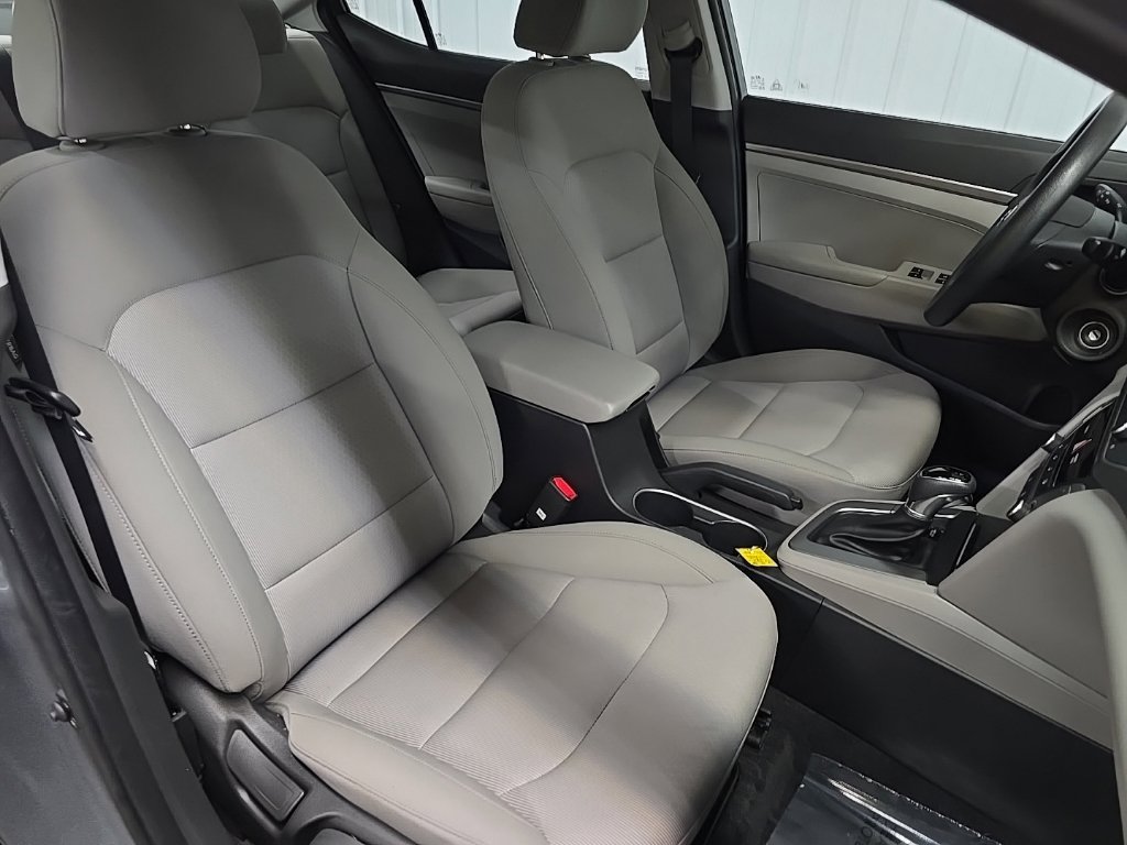Used 2018 Hyundai Elantra SE FWD image 14