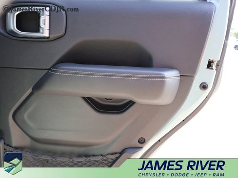 Used 2023 Jeep Wrangler Unlimited Sahara w/ Cold Weather Group AWD/4WD image 11