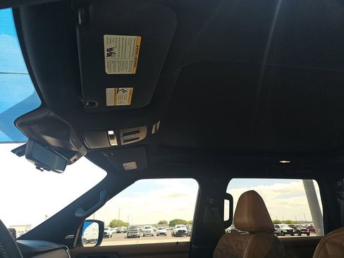 Used 2025 Nissan Armada Platinum Reserve image 15