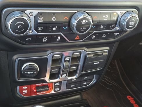 Used 2020 Jeep Gladiator Rubicon AWD/4WD image 19