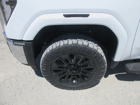 New 2026 GMC Sierra 2500 SLT w/ SLT Premium Package AWD/4WD image 12