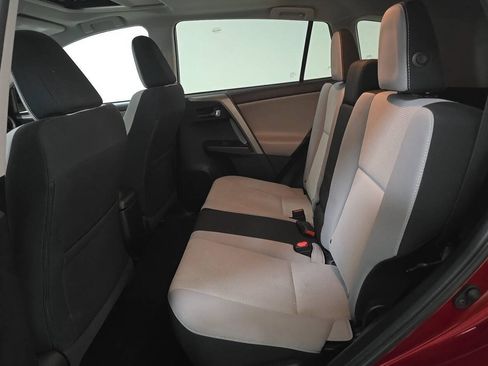 Used 2018 Toyota RAV4 XLE FWD image 10