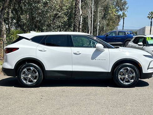 Used 2025 Chevrolet Blazer LT AWD/4WD image 3