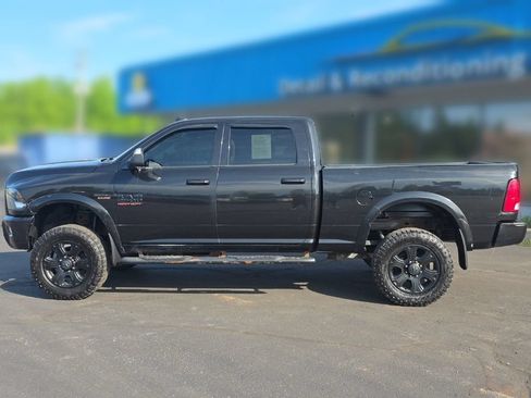 Used 2017 RAM 2500 Big Horn w/ Sport Appearance Group AWD/4WD image 2