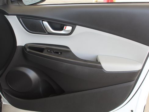Used 2023 Hyundai Kona SEL w/ Convenience Package FWD image 17
