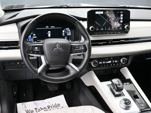 Used 2023 Mitsubishi Outlander SEL image 33