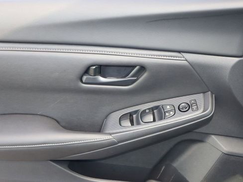 Certified 2025 Nissan Sentra S image 17