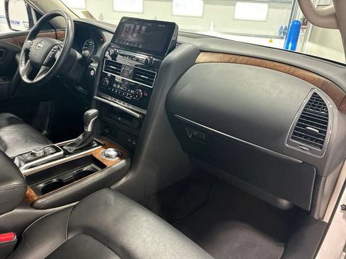 Used 2024 Nissan Armada SL w/ Captain's Chairs Package AWD/4WD image 44