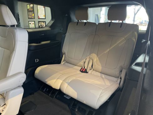 Used 2025 Jeep Grand Cherokee L Limited w/ Black Appearance Package image 33