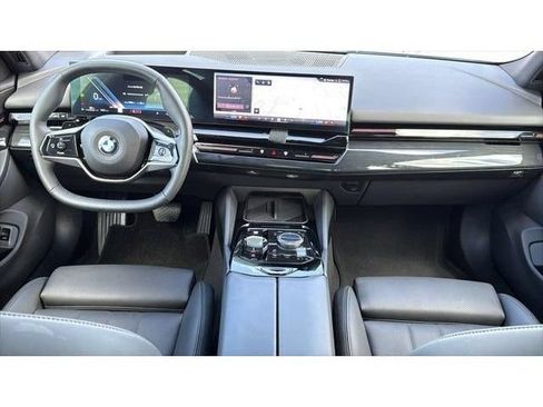 Used 2026 BMW 530i RWD image 19