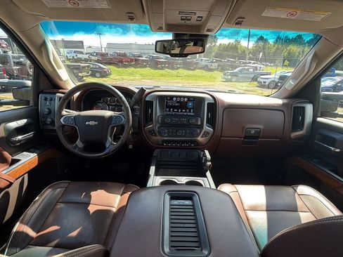 Used 2018 Chevrolet Silverado 2500 High Country AWD/4WD image 10