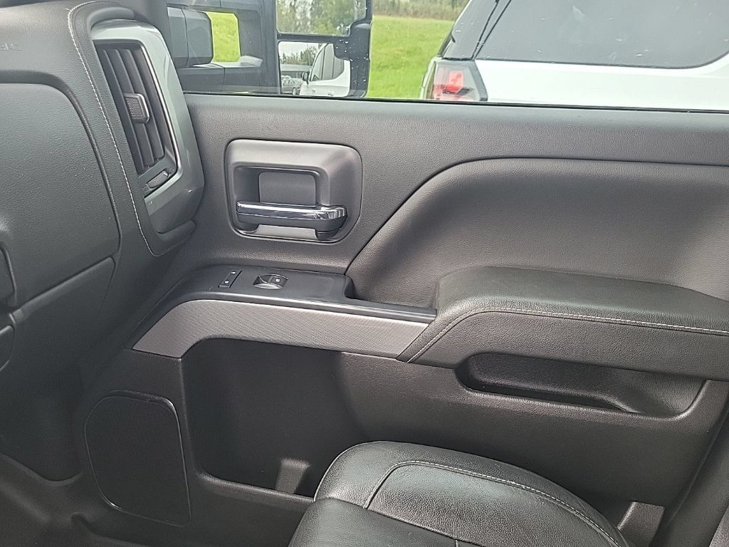 Used 2018 Chevrolet Silverado 3500 LTZ w/ Z71 Package, Off-Road AWD/4WD image 15