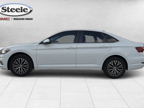 Used 2021 Volkswagen Jetta SE FWD image 4