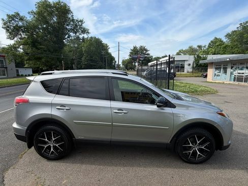 Used 2018 Toyota RAV4 SE AWD/4WD image 6