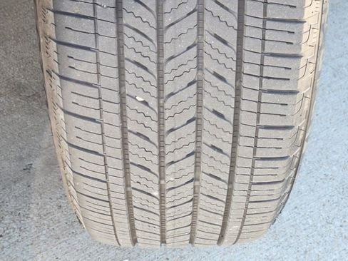 Used 2025 Nissan Rogue S image 11