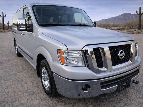 Used 2018 Nissan NV 3500 SL image 9