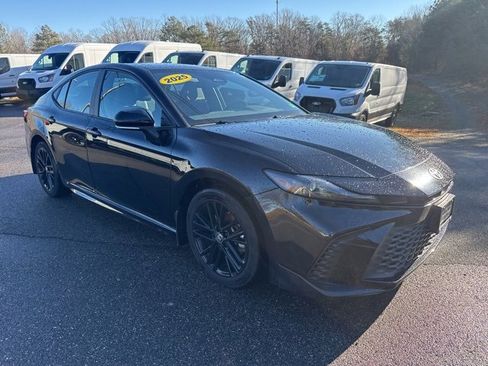 Used 2025 Toyota Camry SE image 27