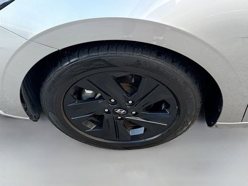 Used 2023 Hyundai Elantra SEL w/ Cargo Package image 31