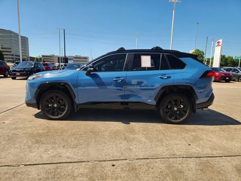 Certified 2025 Toyota RAV4 XSE AWD/4WD image 4