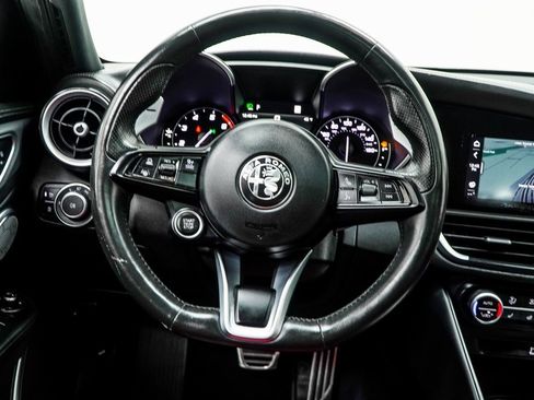 Used 2023 Alfa Romeo Giulia Veloce image 18