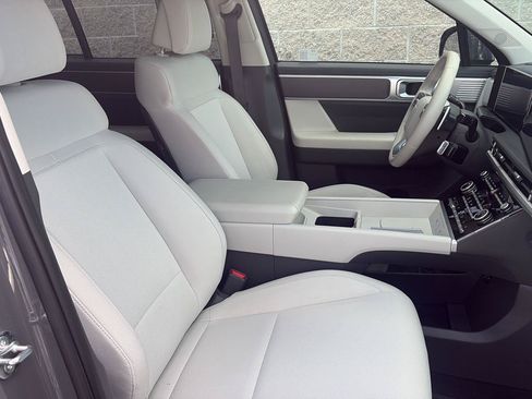 Used 2025 Hyundai Santa Fe SE AWD/4WD image 23