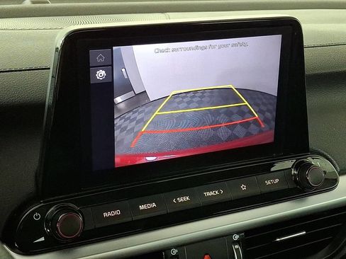 Used 2023 Kia Forte LXS w/ LXS Technology Package FWD image 4
