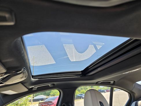 Used 2021 BMW 330e w/ Convenience Package image 17