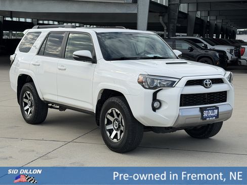 Used 2019 Toyota 4Runner TRD Off-Road Premium AWD/4WD image 2