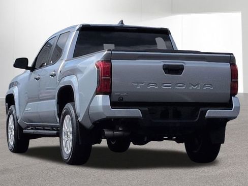Certified 2024 Toyota Tacoma SR5 AWD/4WD image 9