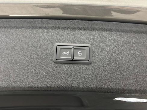 Used 2024 Audi Q5 e Premium w/ Convenience Package AWD/4WD image 29