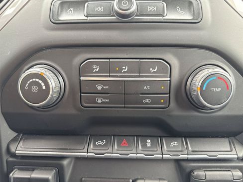 Used 2022 Chevrolet Silverado 2500 Custom w/ Custom Value Package AWD/4WD image 24