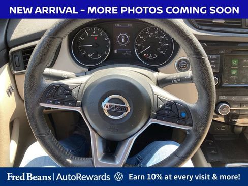 Used 2019 Nissan Rogue SV w/ Premium Package AWD/4WD image 11